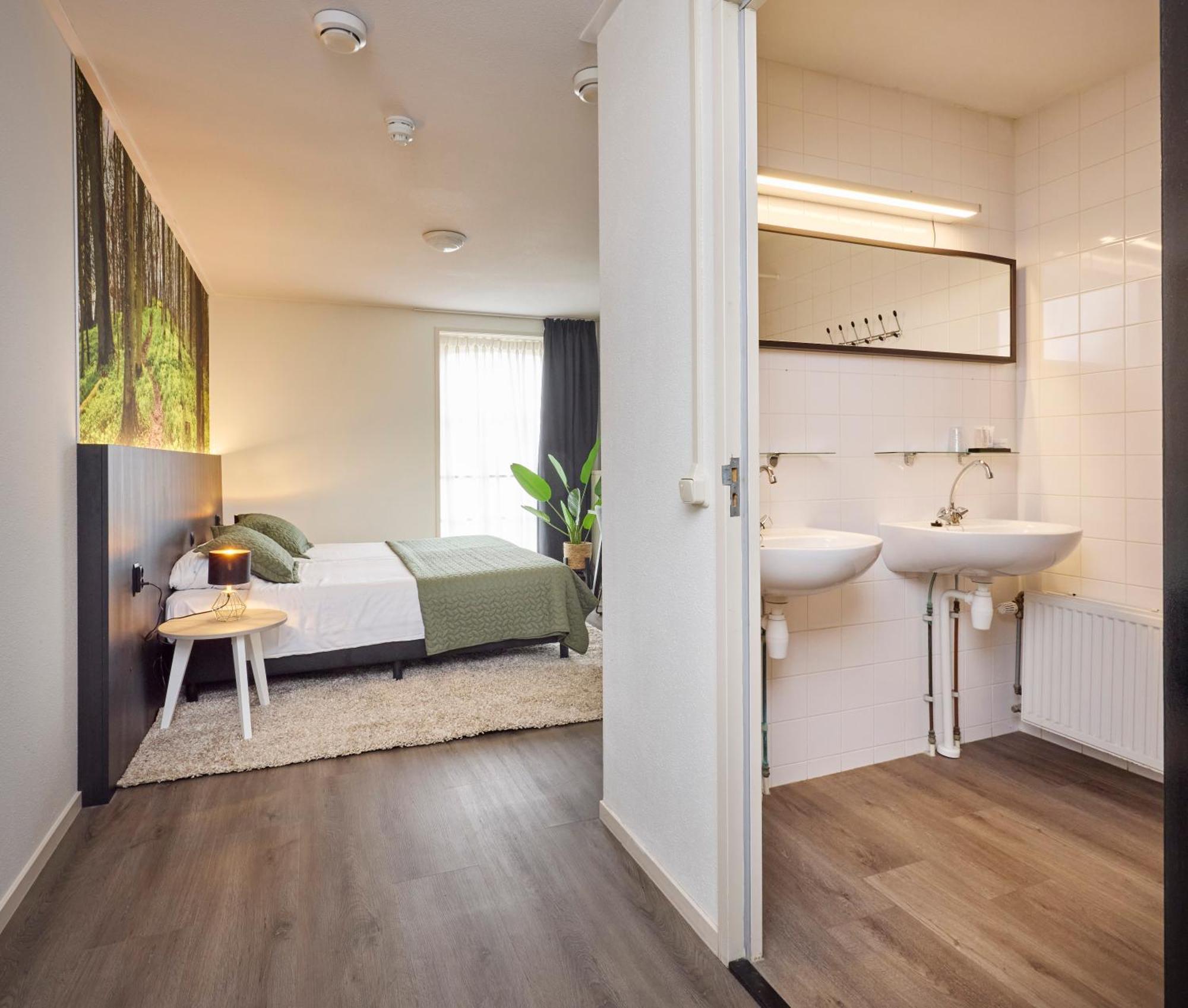 Hotel 'T Gemeentehuis Bedum Zewnętrze zdjęcie